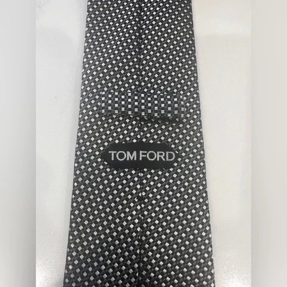 Tom Ford Black Patterned Tie - Picture 2 of 3